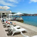 Family Friendly House With A Swimming Pool Vela Luka, Korcula - 23698 Semesterbostad Vela Luka