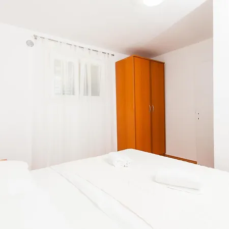 בית נופש Family Friendly House With A Swimming Pool Vela Luka, Korcula - 23698 *