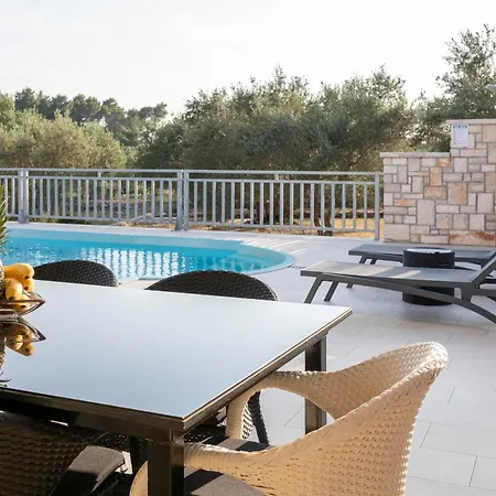 Vakantiehuis Family Friendly House With A Swimming Pool Vela Luka, Korcula - 23698 *