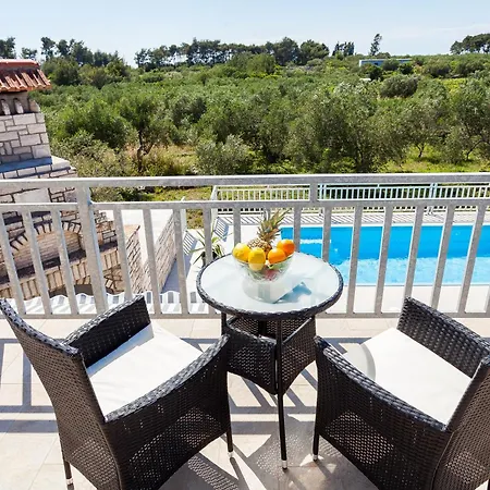 Family Friendly House With A Swimming Pool Vela Luka, Korcula - 23698 Vakantiehuis *